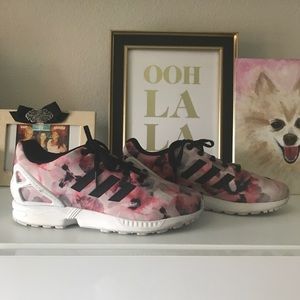 Adidas Torsion Watercolor Flowers sneakers, size 6